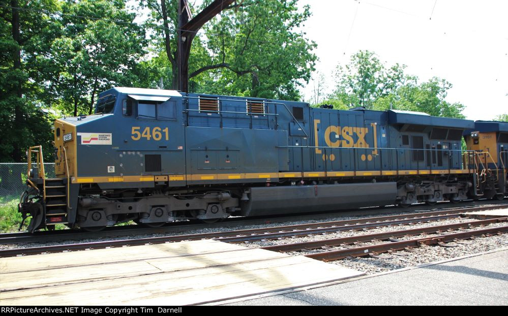 CSX 5461 leads Q404